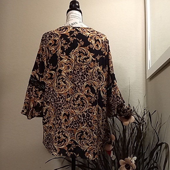 5⭐RESTOCKED 18/20 Gorgeous Top - Picture 3 of 6